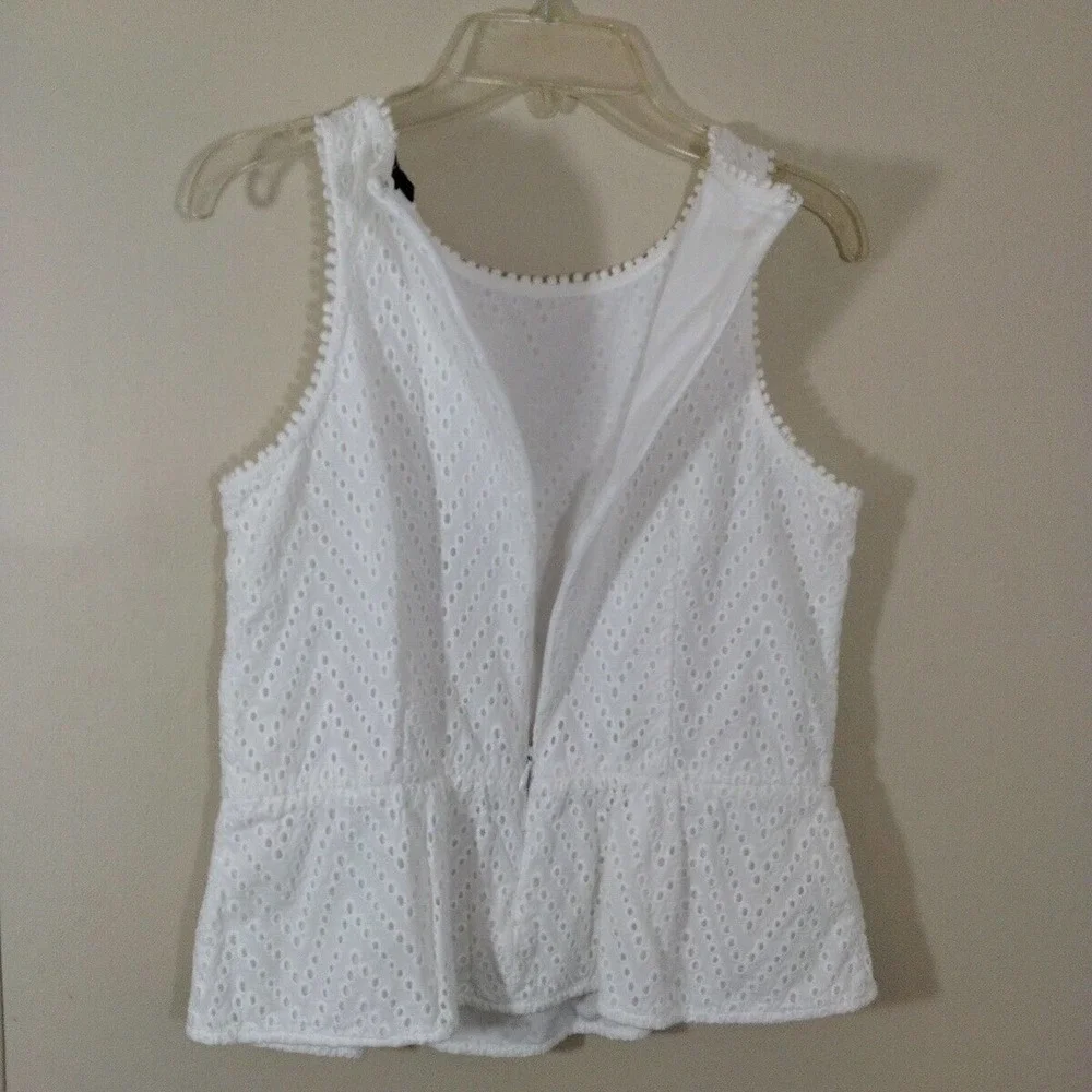 Ann Taylor 6 Petite White Eyelet Sleeveless Top - Picture 3 of 8